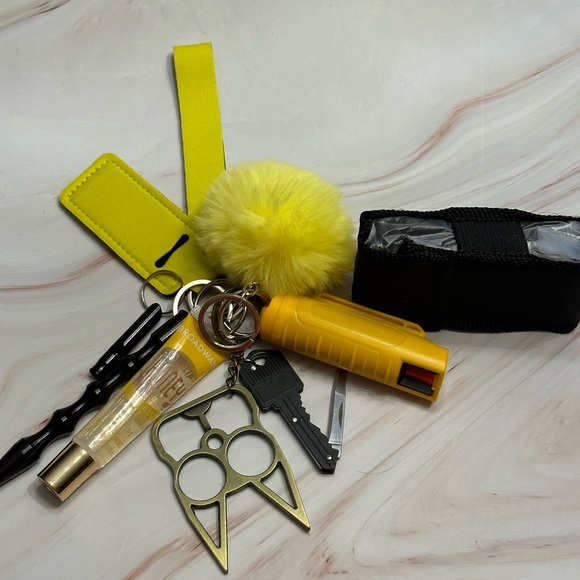 Ultimate Yellow Self Defense Keychain💛 - Picture 2 of 2